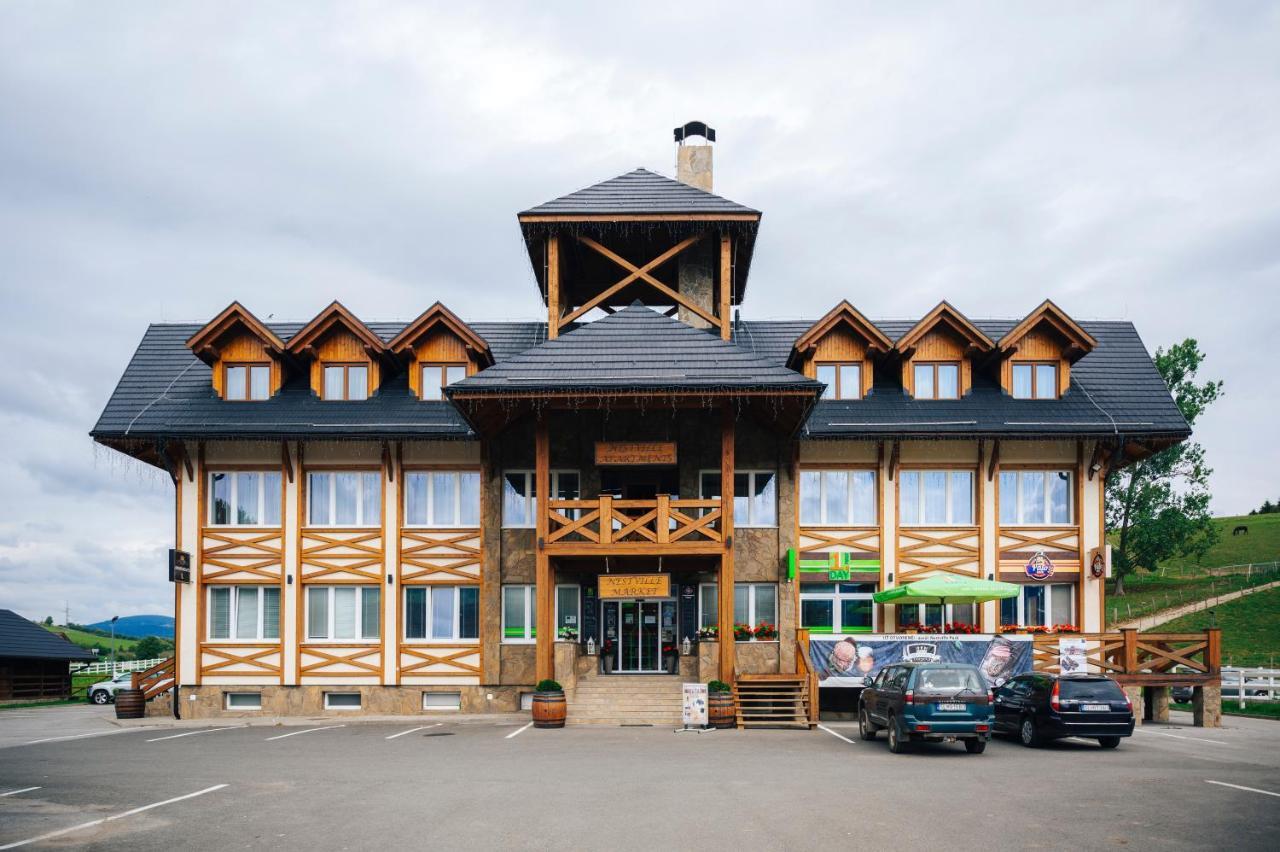 Nestville Apartments Hniezdne エクステリア 写真
