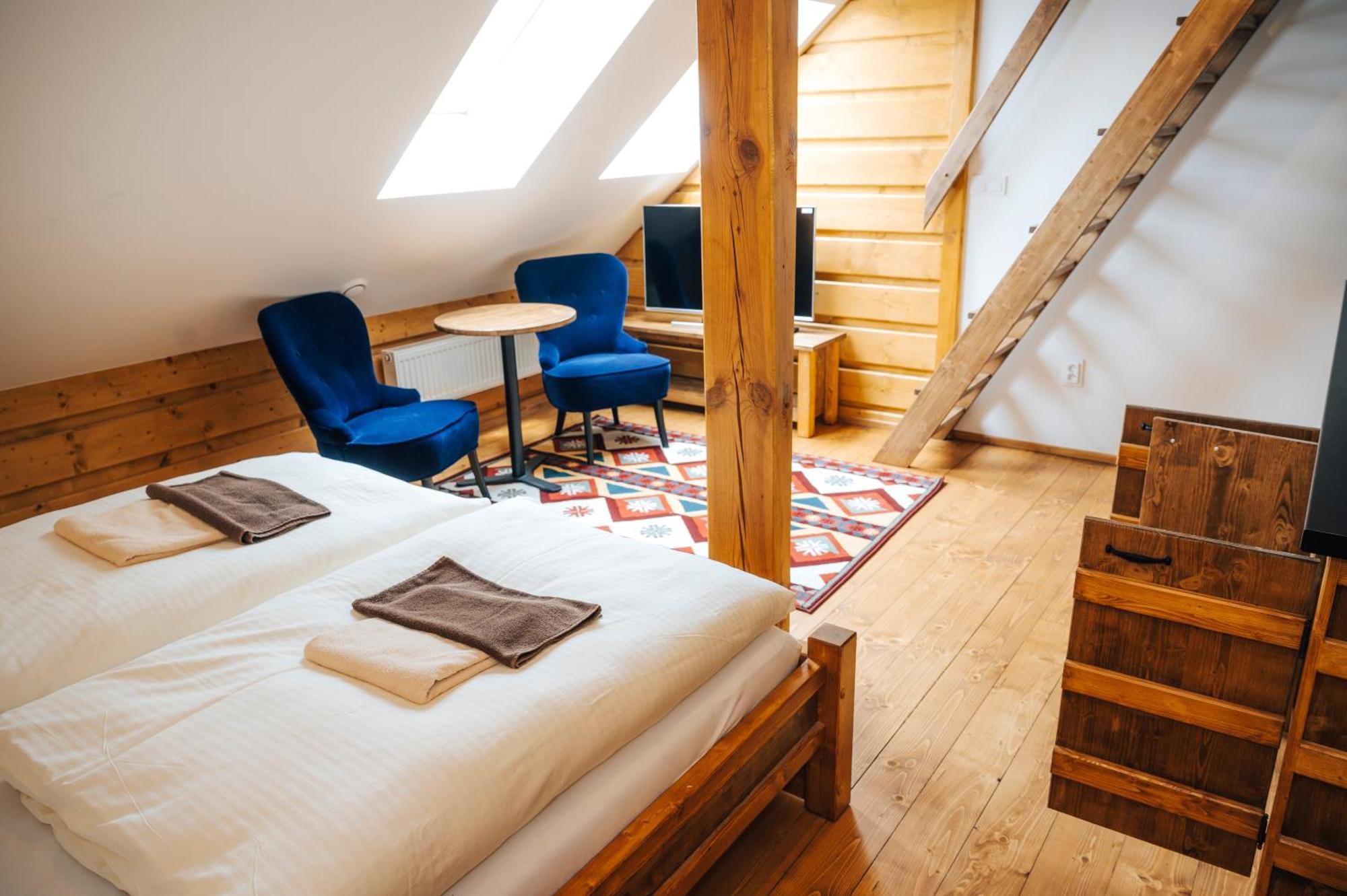 Nestville Apartments Hniezdne エクステリア 写真