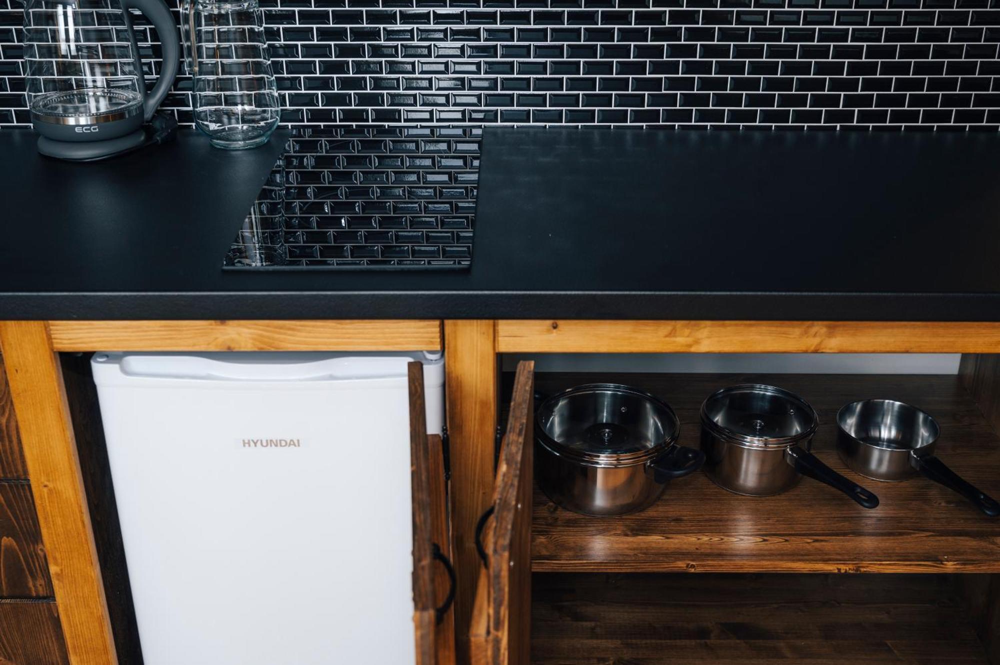 Nestville Apartments Hniezdne エクステリア 写真
